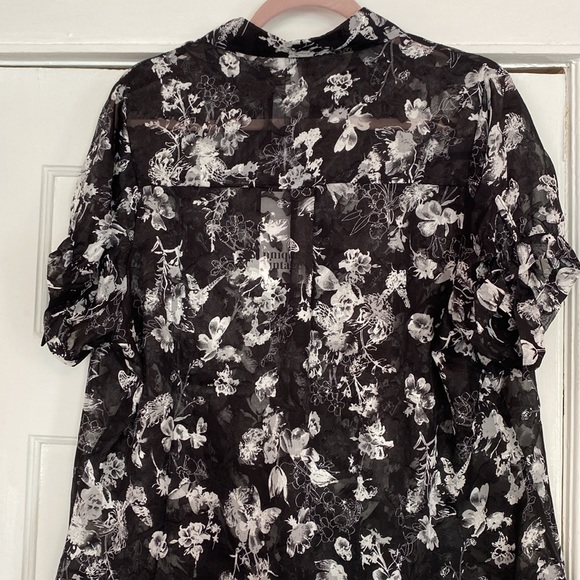 NWT Unique Vintage Button Up - Picture 6 of 6